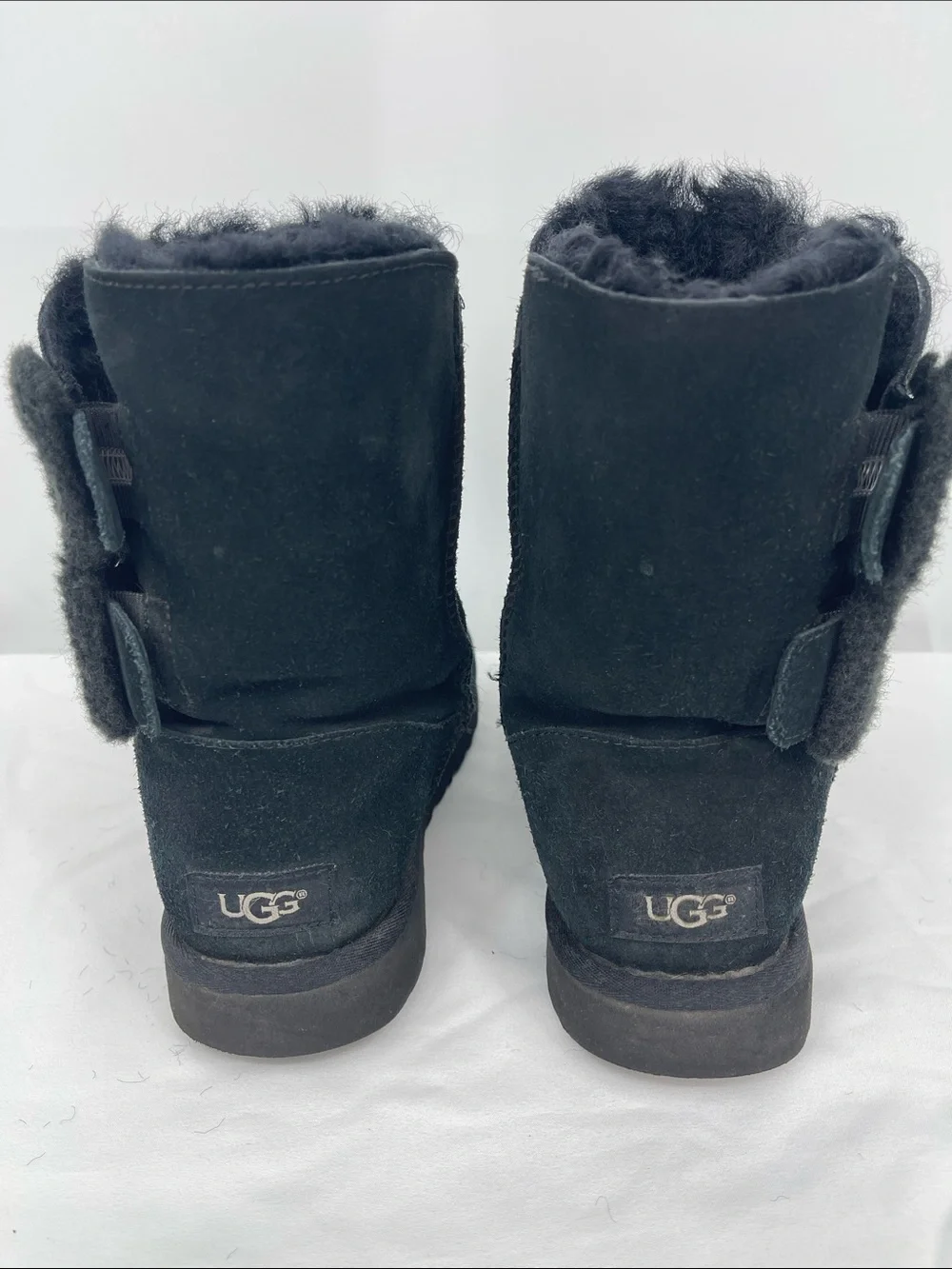 UGG BAILEY FLUFF BUCKLE  Women's Black Short Shearling Boot SIZE 7